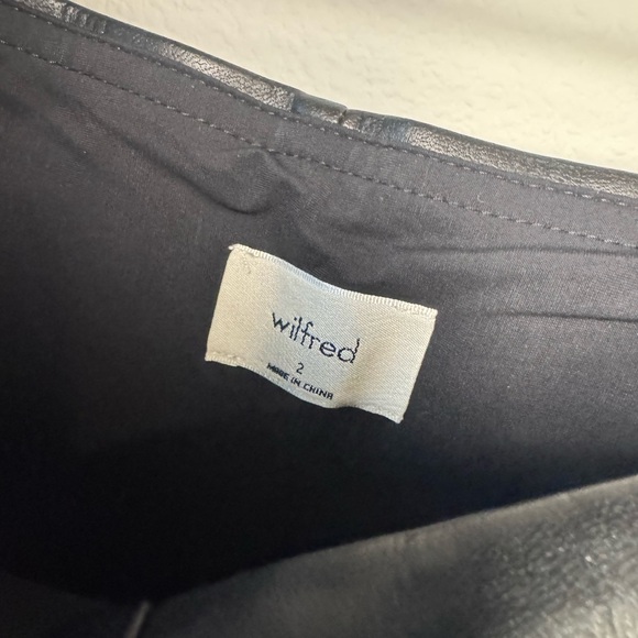 Aritzia Wilfred NEW Womens Porto Dress Pants Black High Rise Zip Faux Leather 2 - Picture 7 of 8